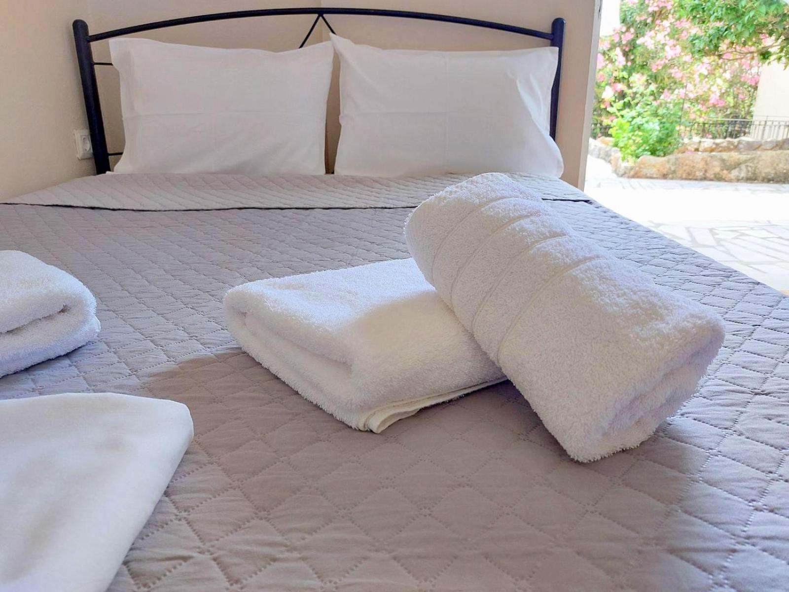 Estia Holiday Apartment & Studio วาธี ภายนอก รูปภาพ